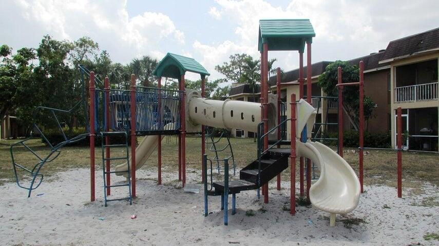 FOREST HILL GARDENS CONDO - Residential Lease