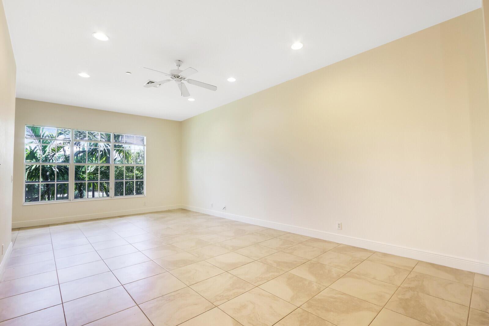 CIELO TOWNHOMES AT SHOPS - Residential Lease