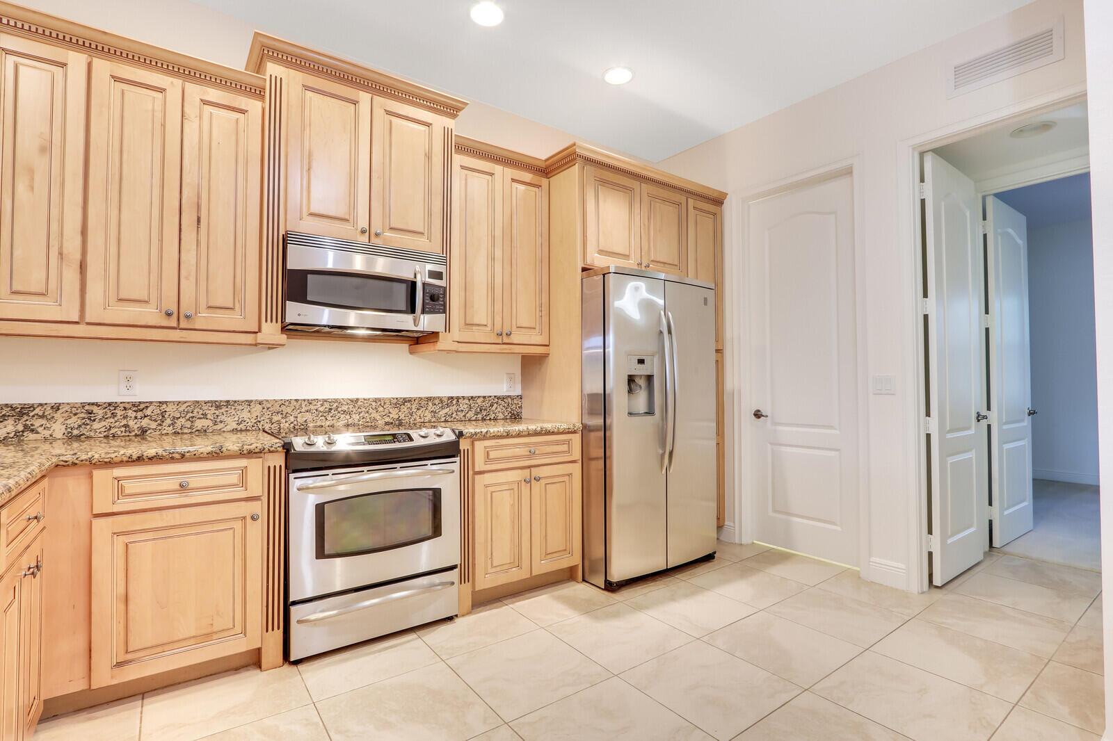 CIELO TOWNHOMES AT SHOPS - Residential Lease