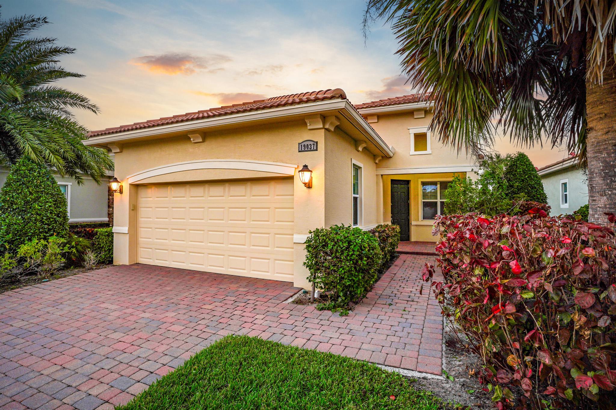 VERANO PUD NO 1 PLAT NO 13 - Residential Lease