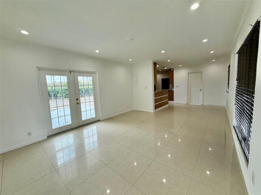 Photo of 5070 SW 11th Street, Plantation, FL 33317 (MLS # F10502831)