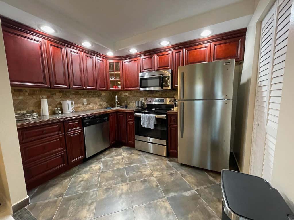 Photo of 4988 SABLE PINE Circle #D1, West Palm Beach, FL 33417 (MLS # B26066376)