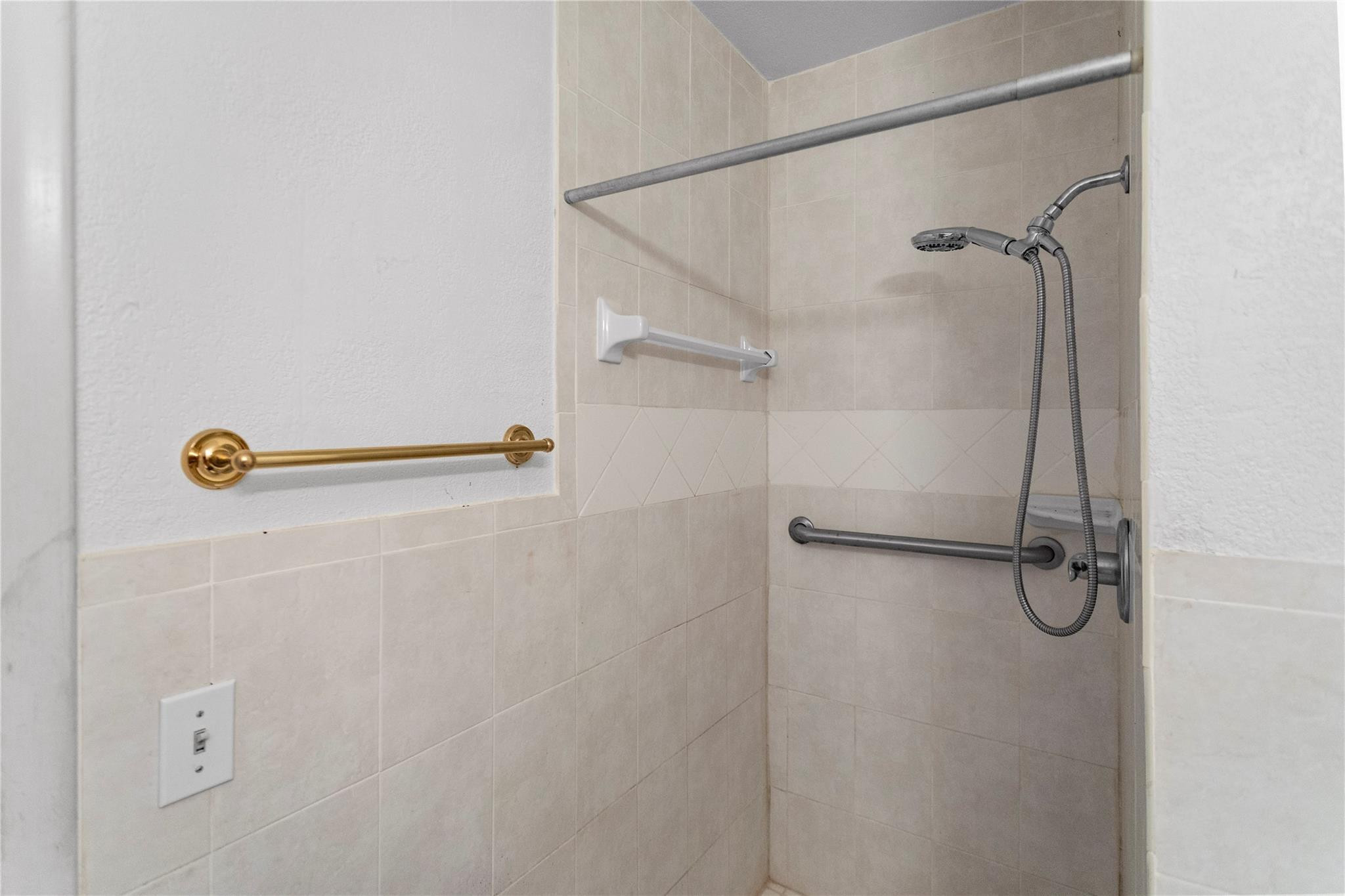 Flair Sub 2 51-38 B - Residential