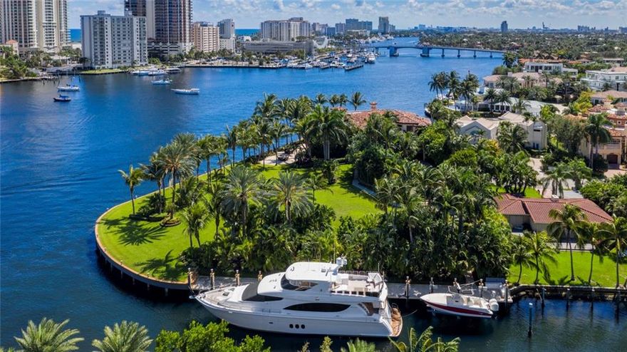 LOT 61 NORTH POINT LOT. 130 FT CONCRETE DOCK, 286 FT OF WATER FRONT. TOTAL SQ FT LOT 19,676 BUILD YOUR DREAM HOME. THIS IS A MUST SEE!