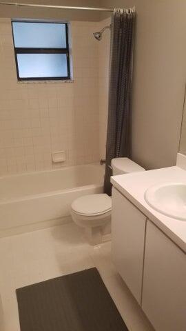 Sugar Pond Manor of Wellington - Residential Lease