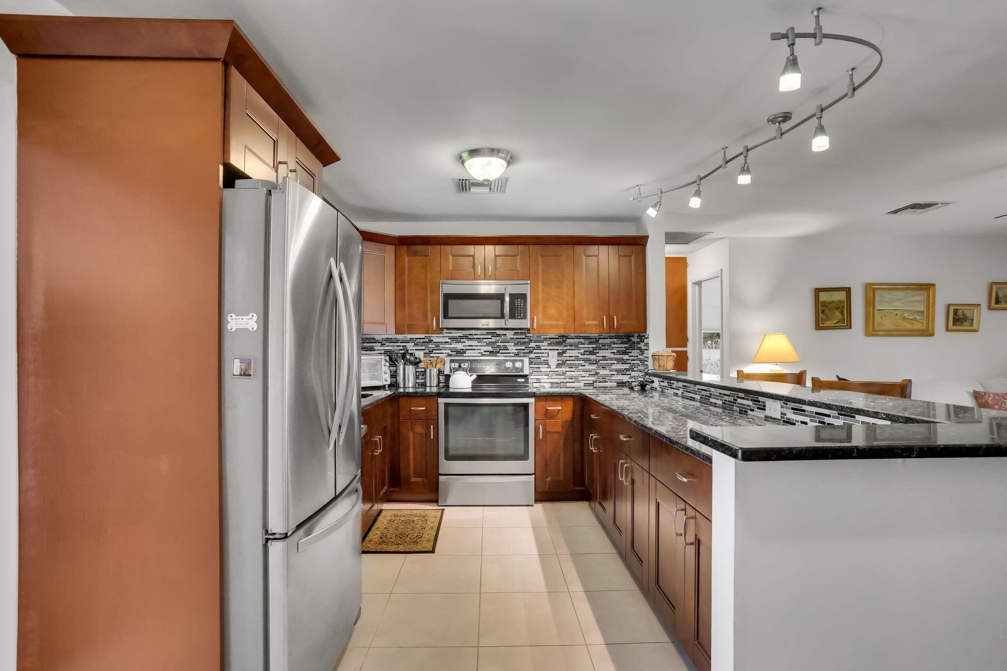 FLORIDA GARDENS 3 - Residential