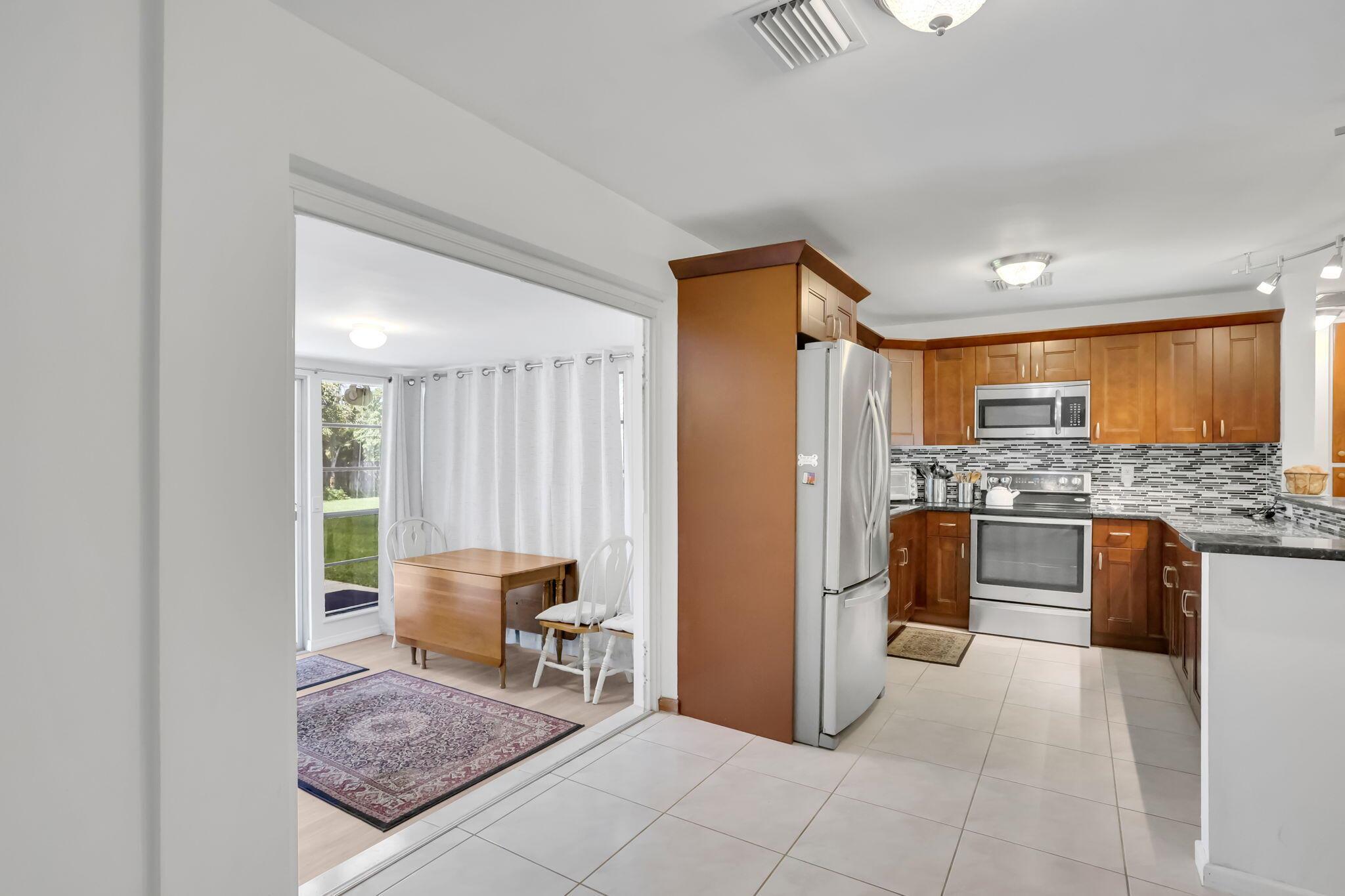 FLORIDA GARDENS 3 - Residential