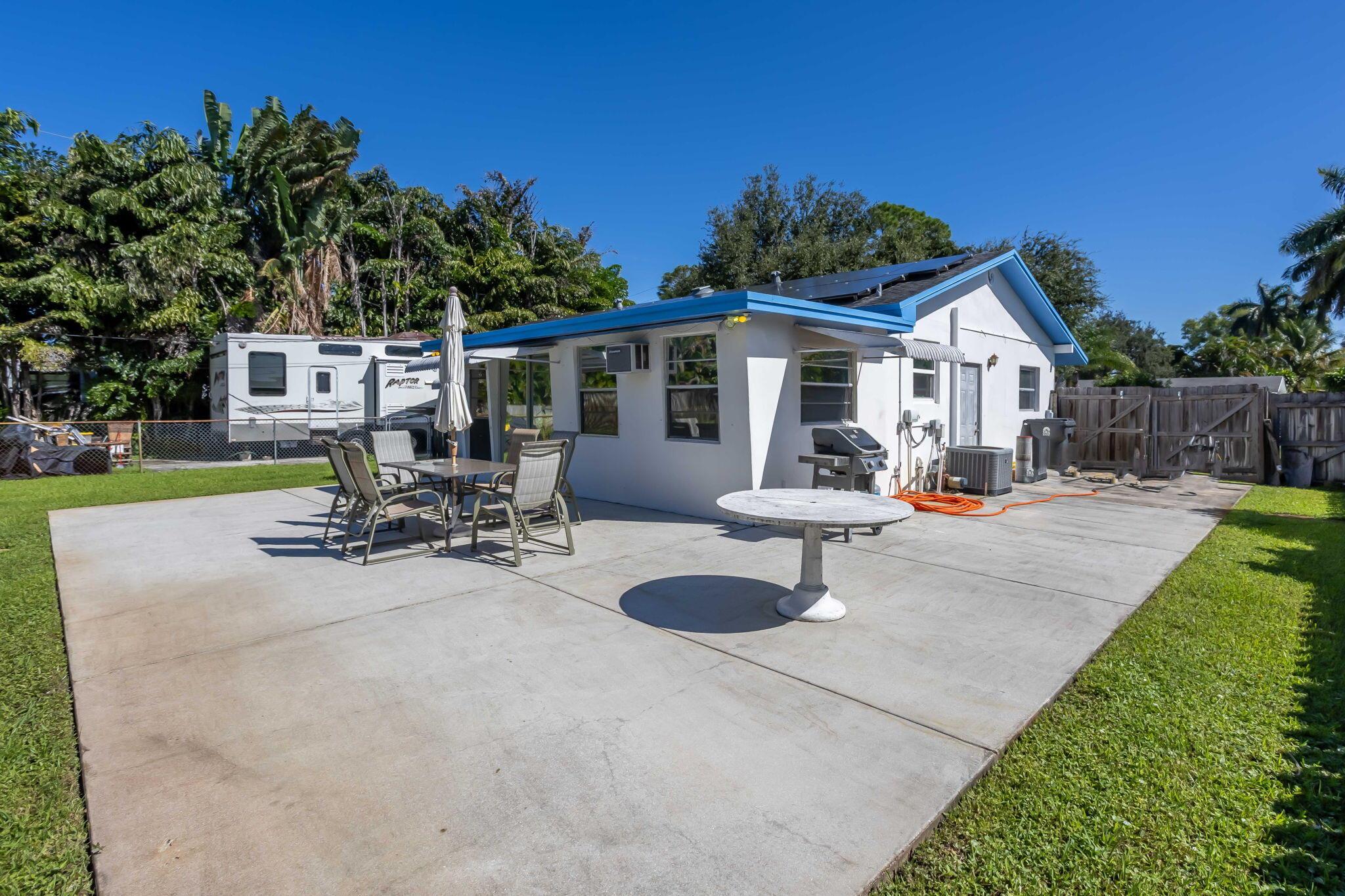 FLORIDA GARDENS 3 - Residential