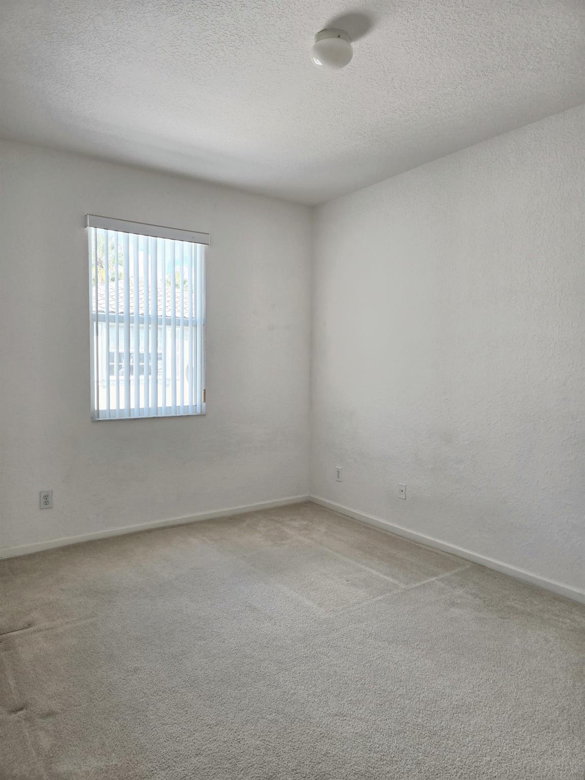 KENSINGTON MANOR - Residential