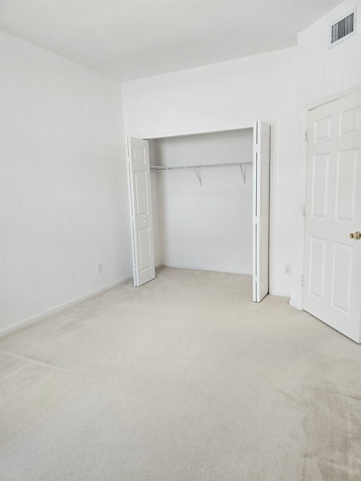 KENSINGTON MANOR - Residential