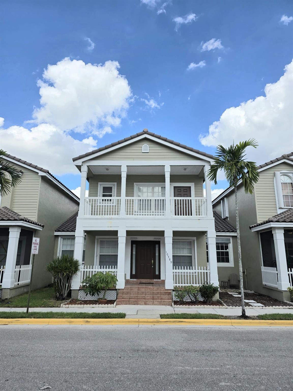 KENSINGTON MANOR - Residential