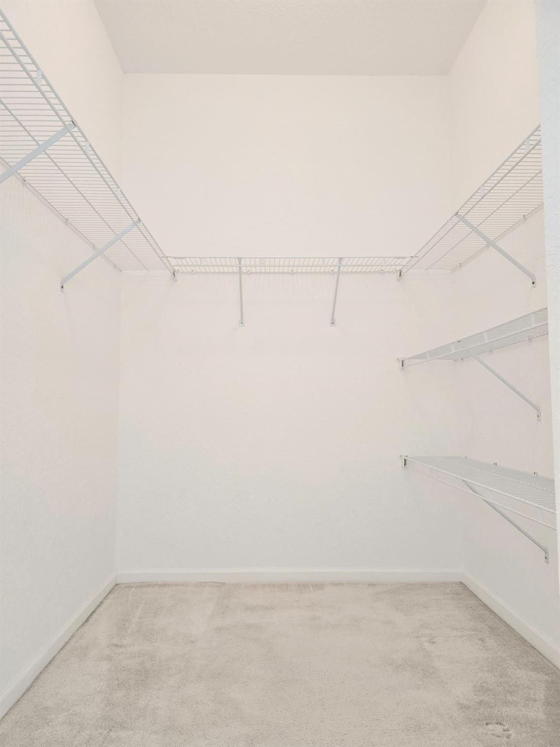 KENSINGTON MANOR - Residential