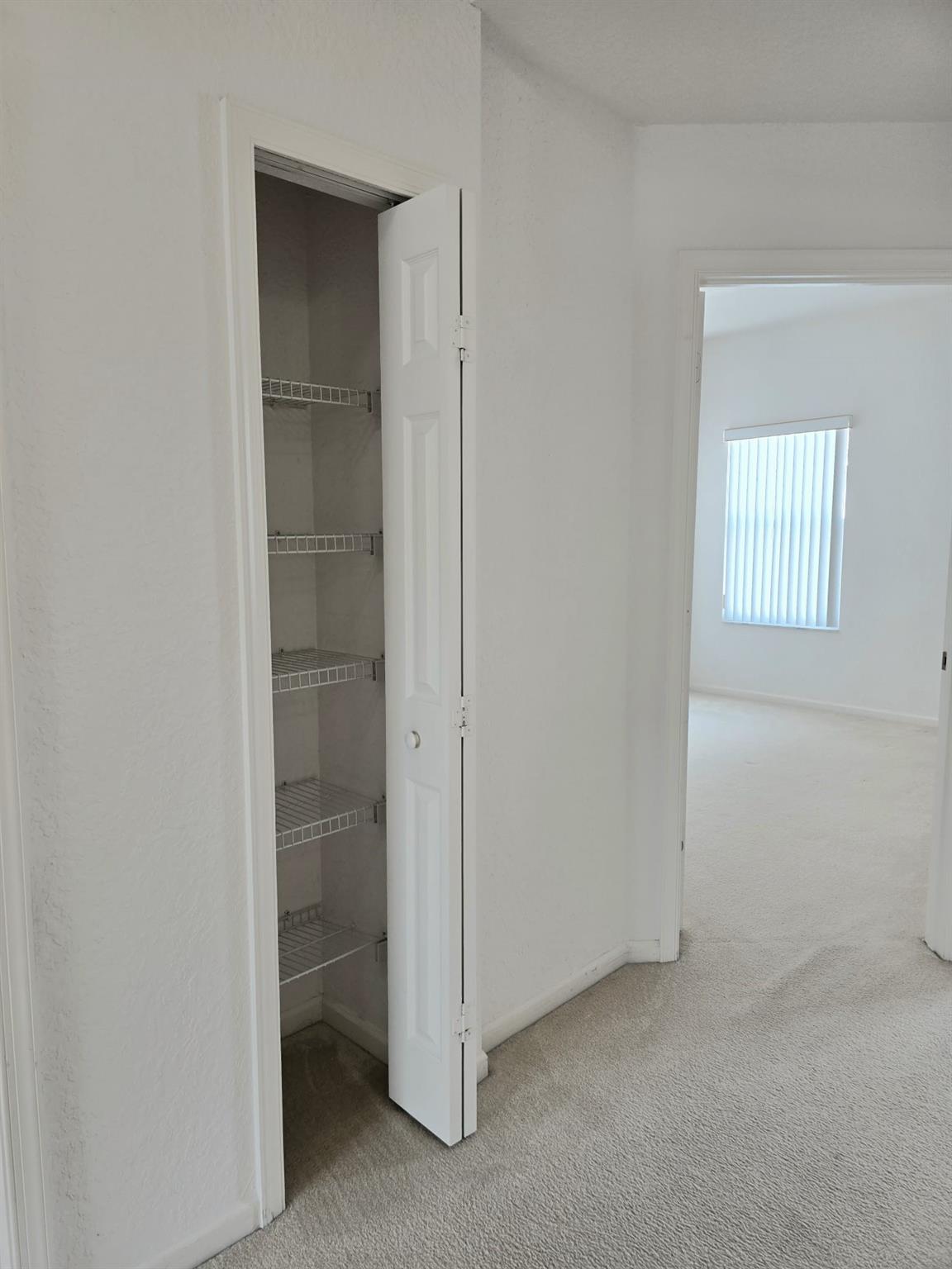 KENSINGTON MANOR - Residential