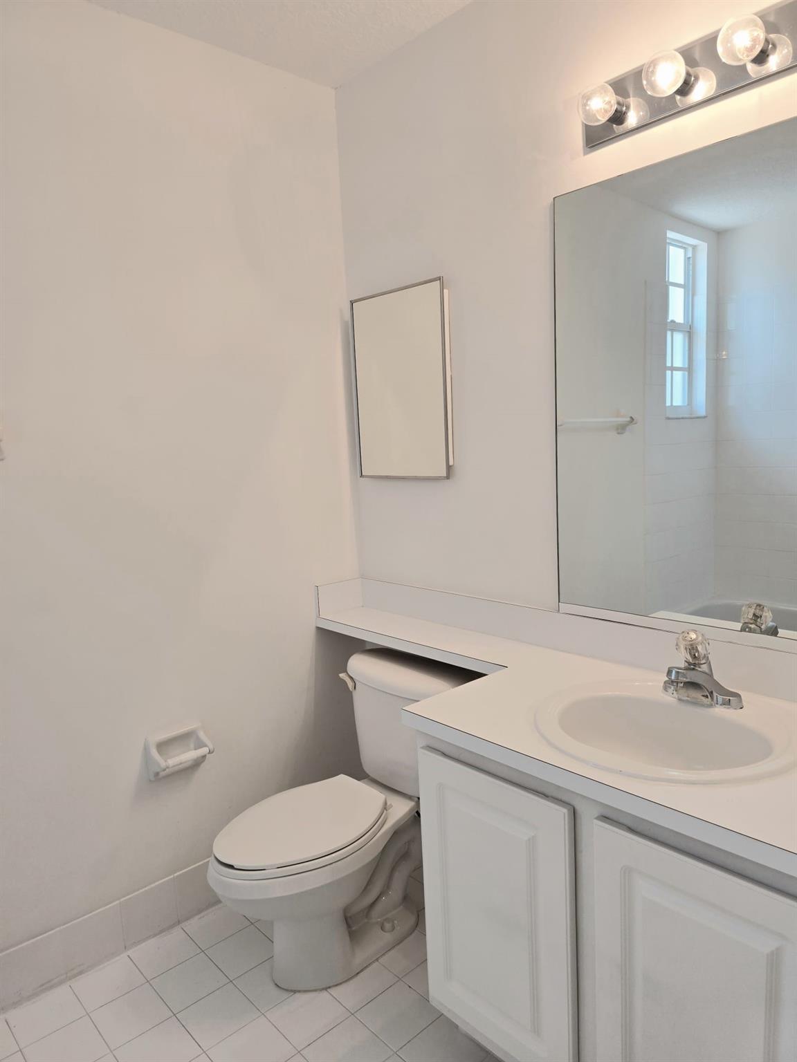 KENSINGTON MANOR - Residential