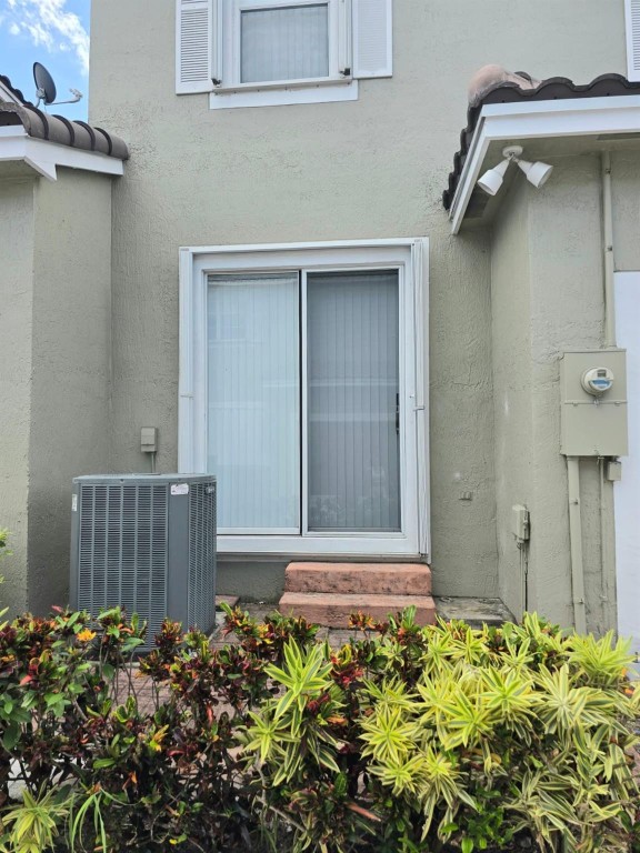 KENSINGTON MANOR - Residential