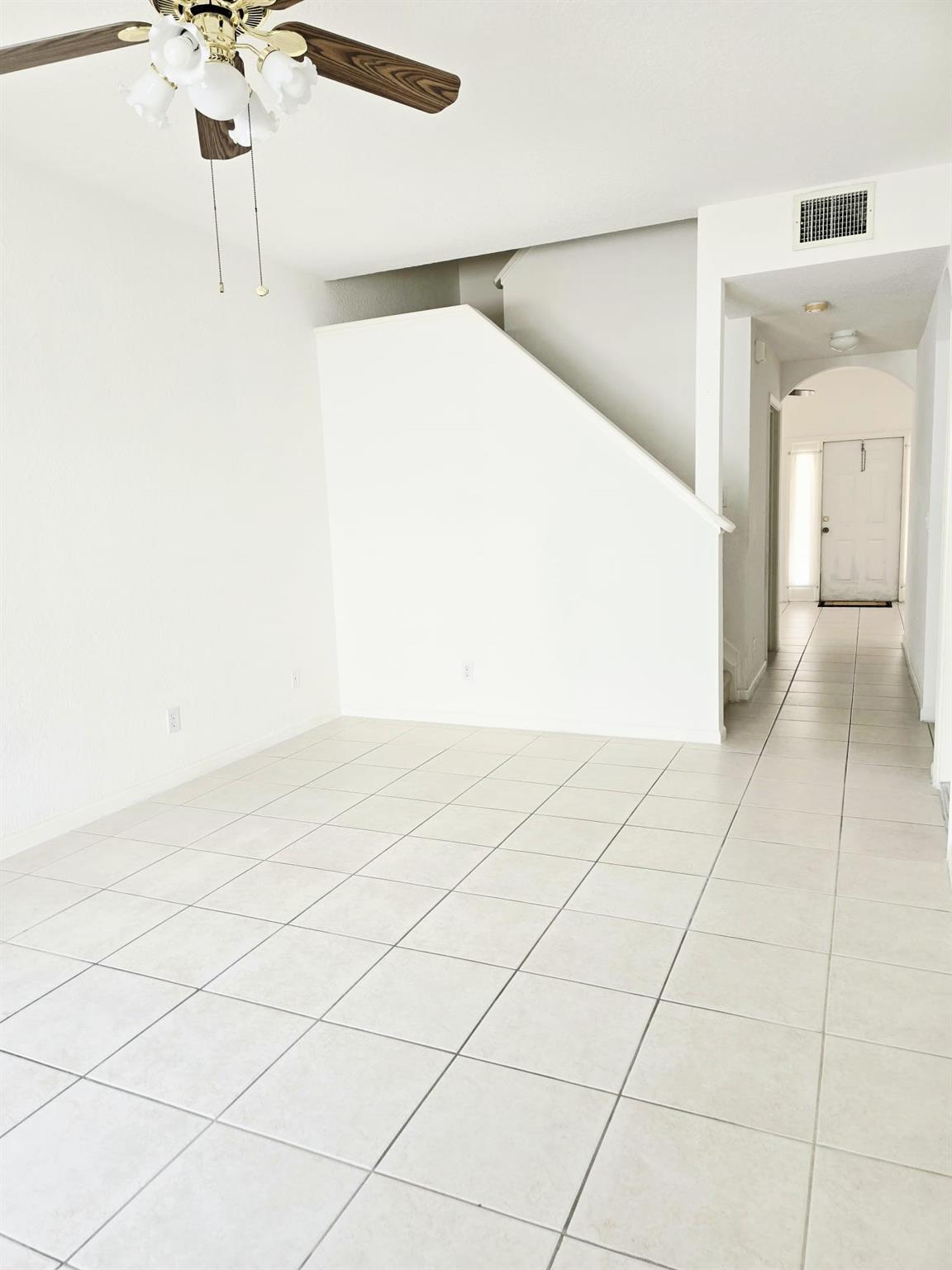 KENSINGTON MANOR - Residential