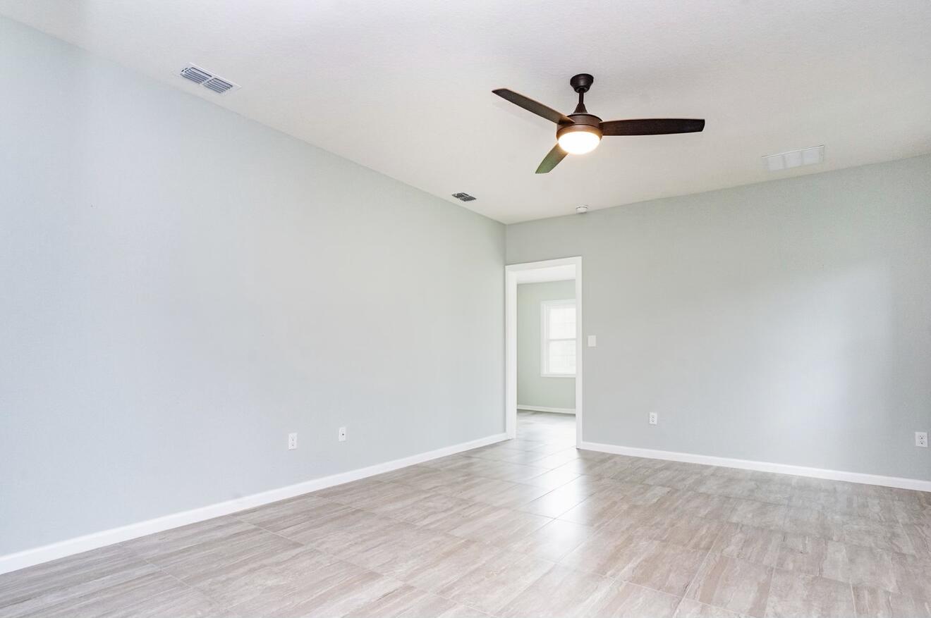 4133 Keeson Circle W