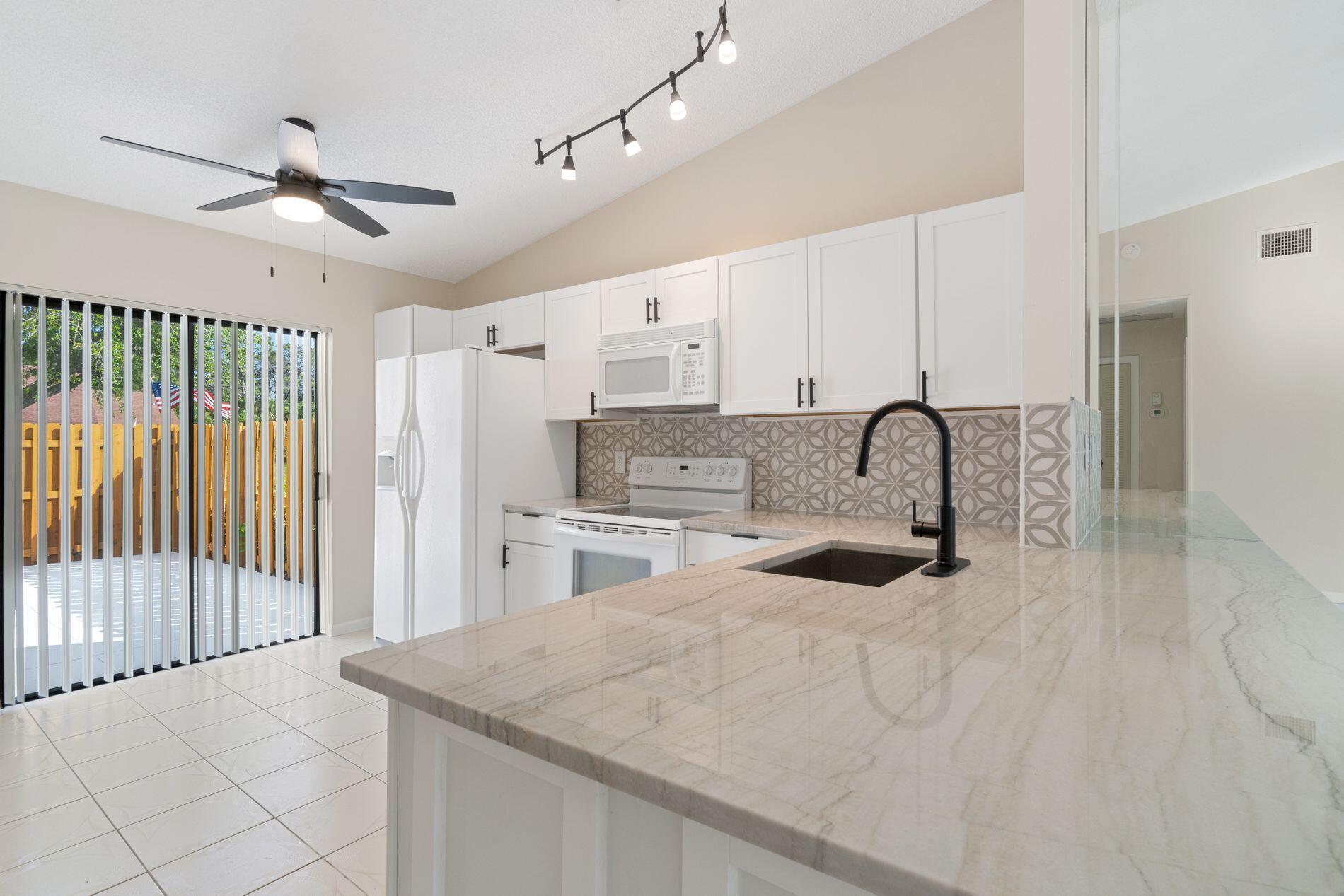 3830 Cocoloba Lane