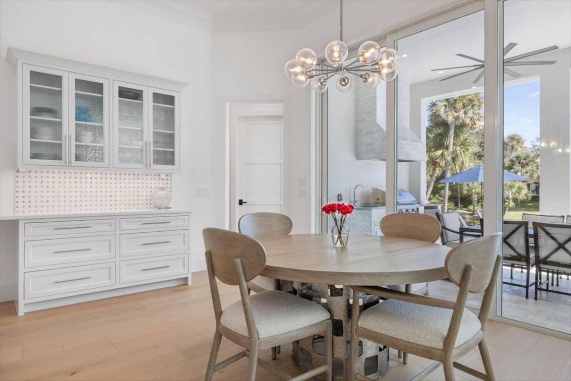 ''''''SHORES,THE'''''' - Residential