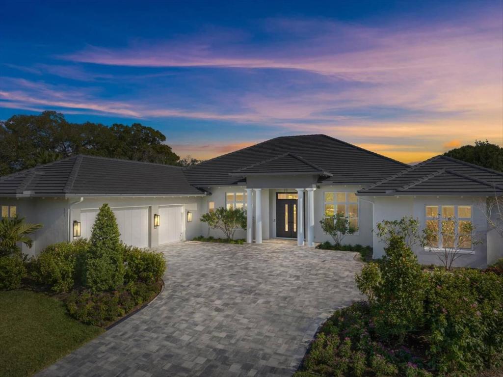 ''''''SHORES,THE'''''' - Residential