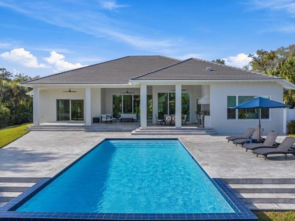 ''''''SHORES,THE'''''' - Residential