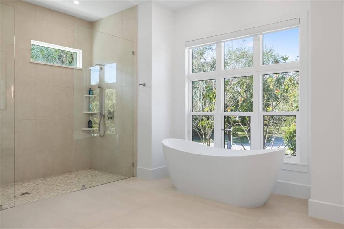 ''''''SHORES,THE'''''' - Residential