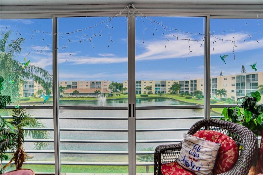 Photo of 325 SE 11th Ter #301, Dania Beach, FL 33004 (MLS # F10364807)