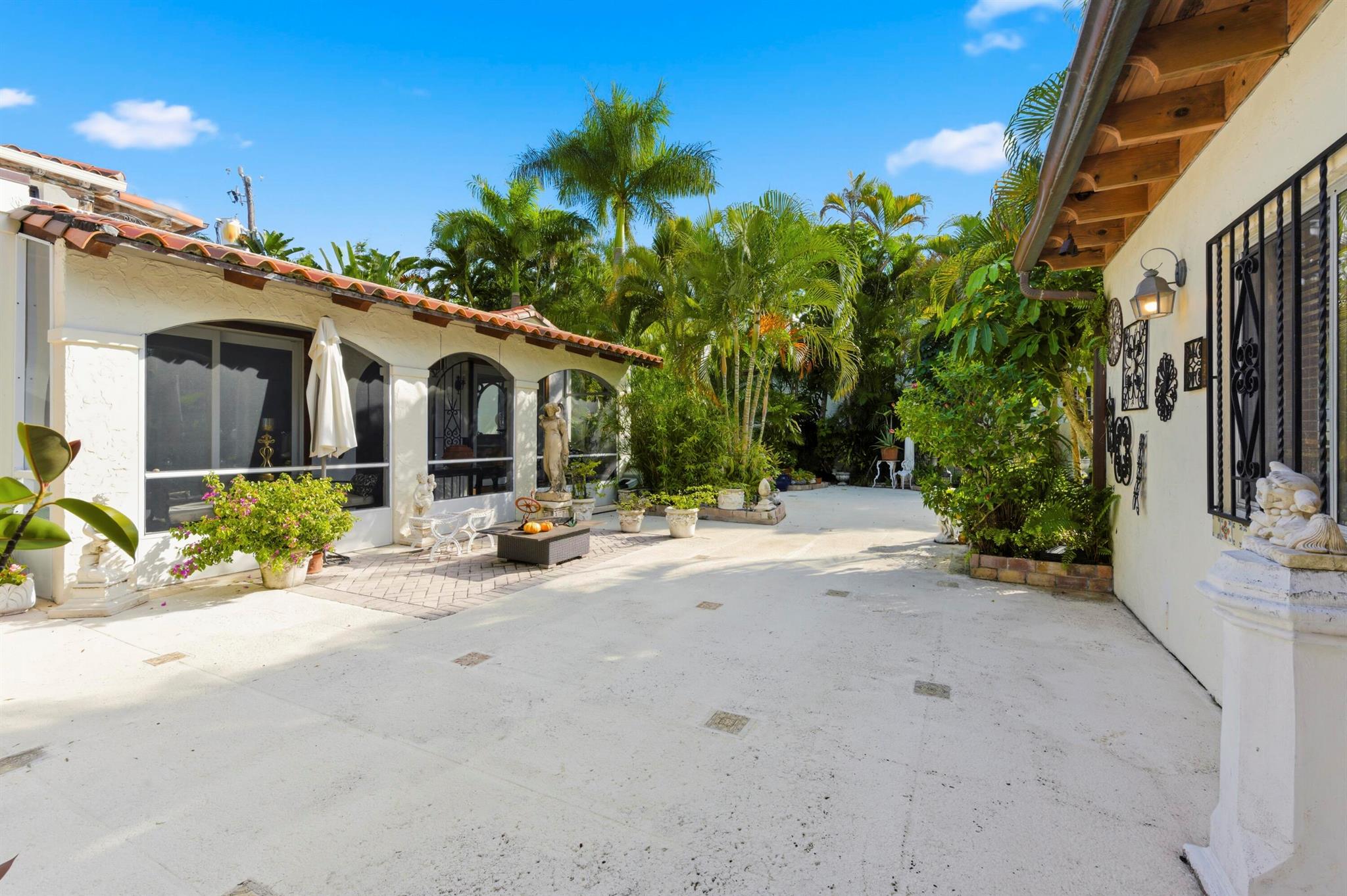 View photos, virtual tours, details... 281 Granada Road