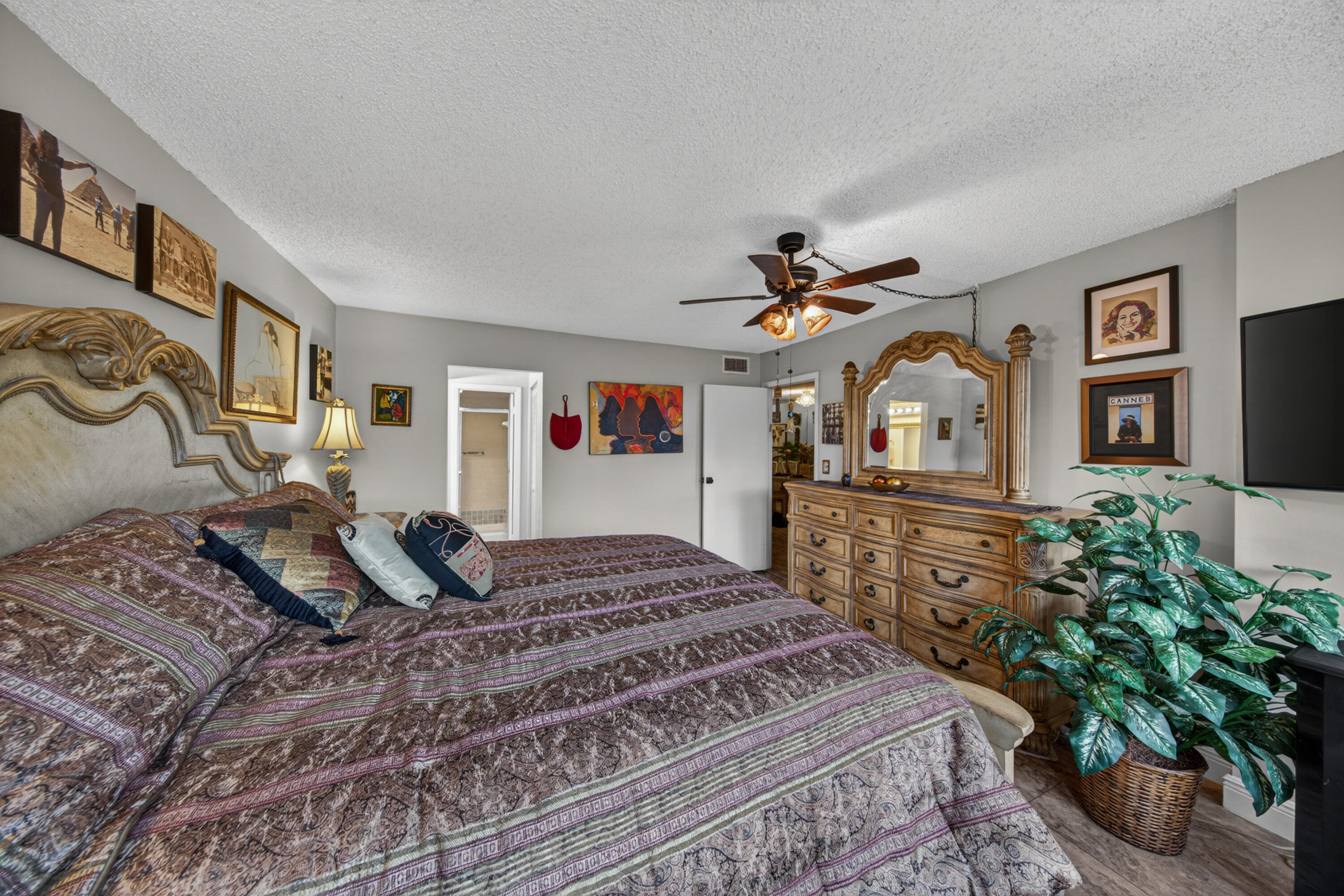 CONDOMINIUM 8 OF ENVIRON II - Residential Lease