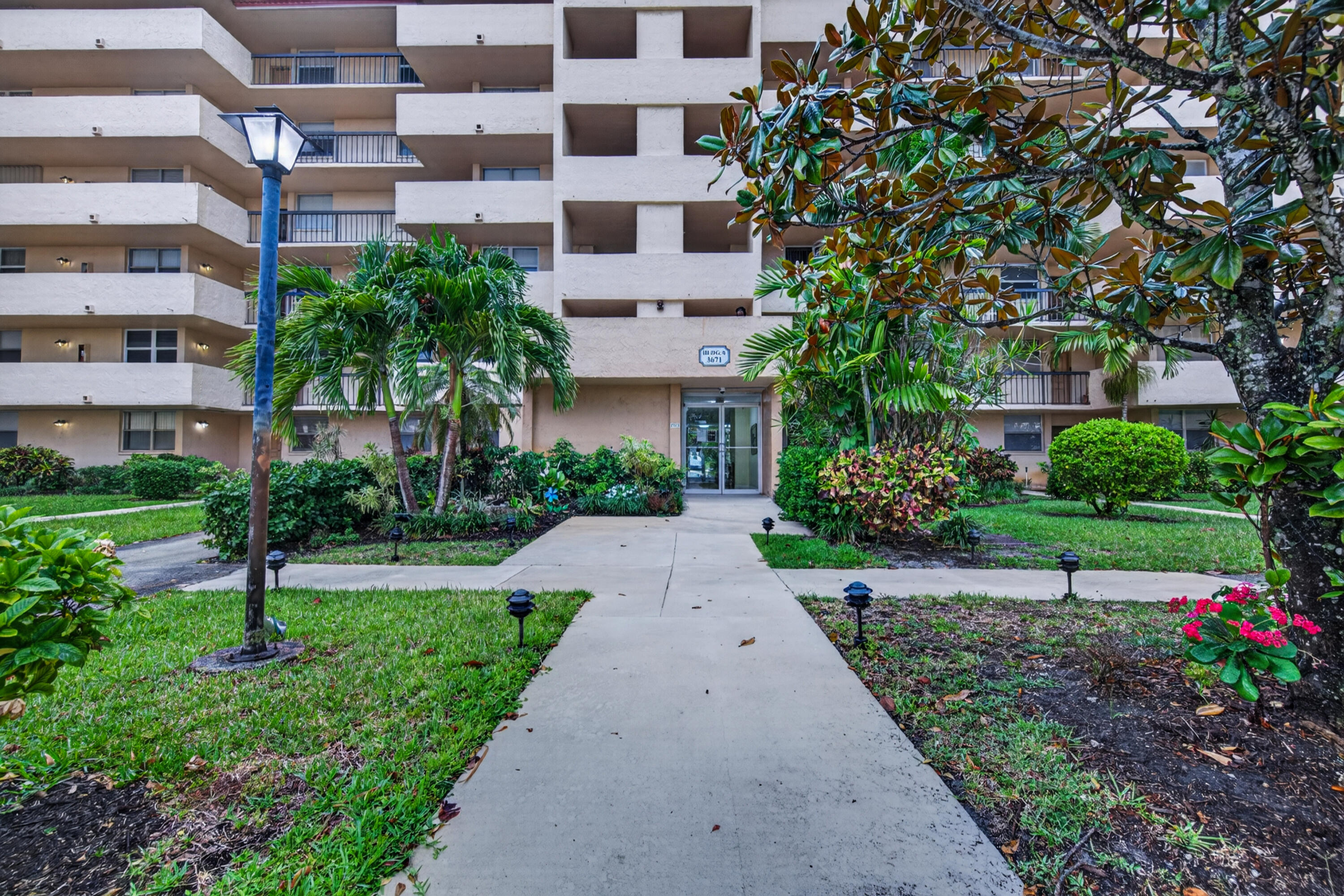 CONDOMINIUM 8 OF ENVIRON II - Residential Lease