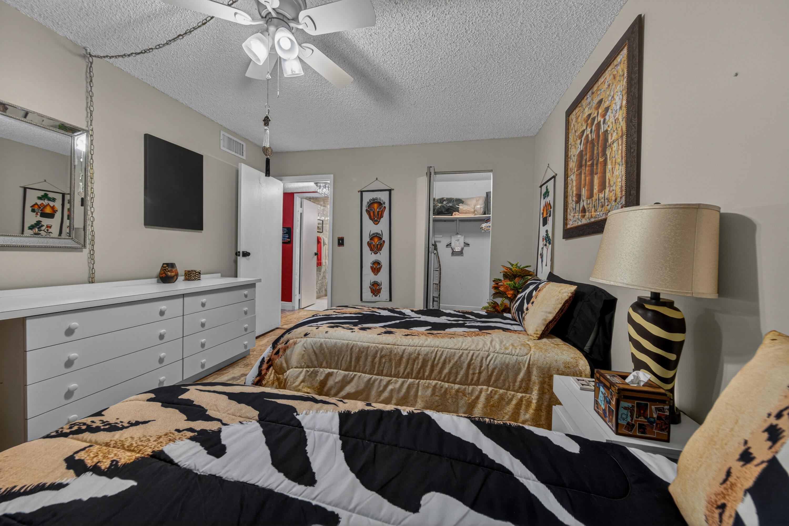CONDOMINIUM 8 OF ENVIRON II - Residential Lease