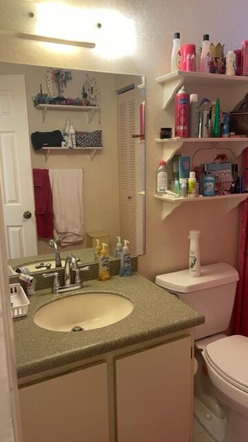 GOLDEN LAKES VILLAGE COND - Residential