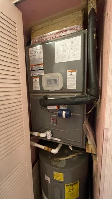 GOLDEN LAKES VILLAGE COND - Residential