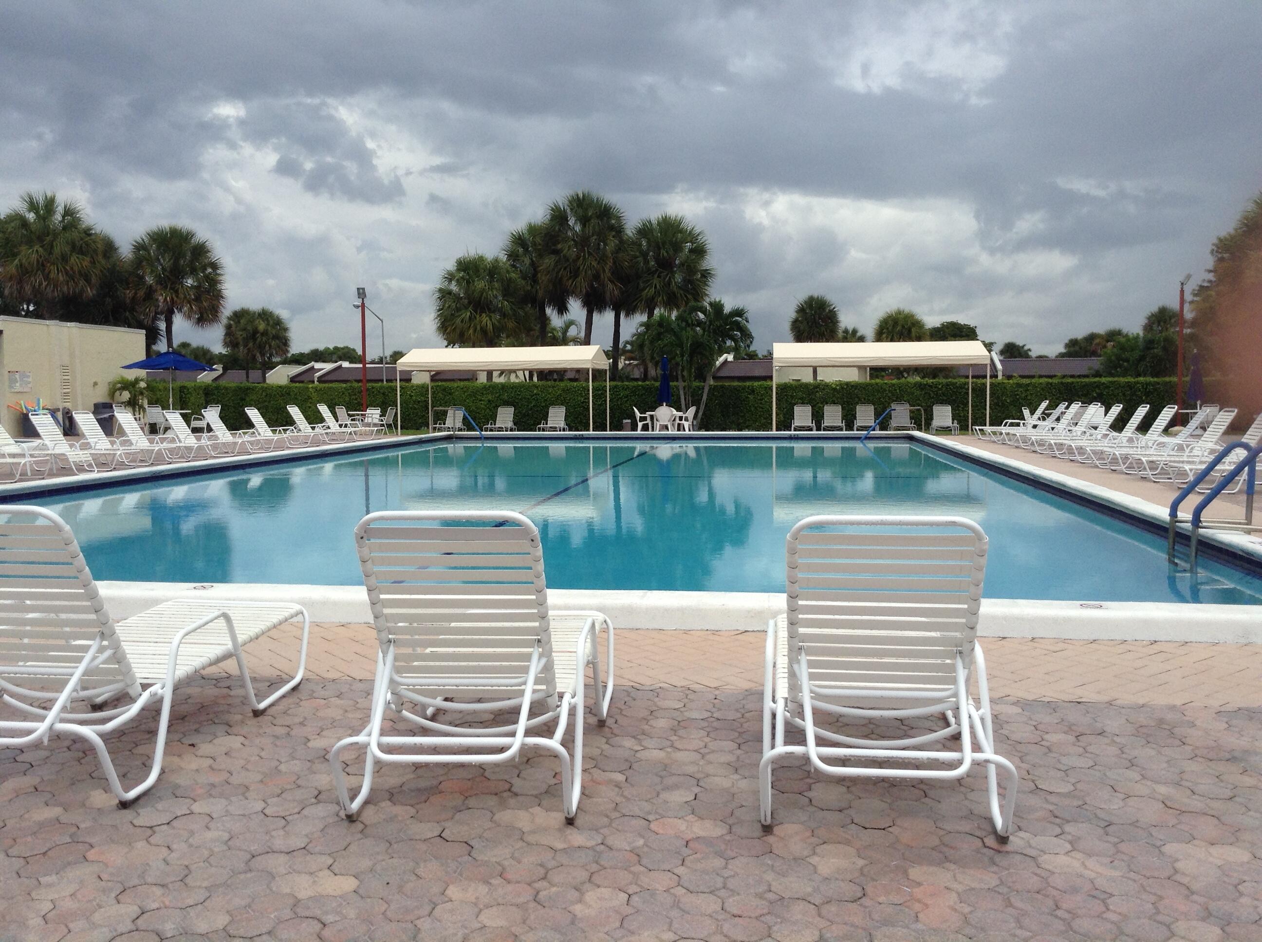 GOLDEN LAKES VILLAGE COND - Residential