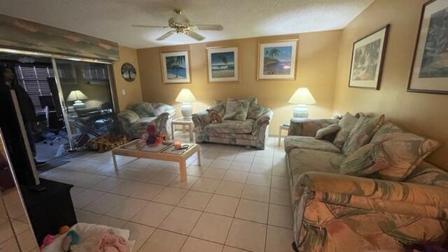 GOLDEN LAKES VILLAGE COND - Residential