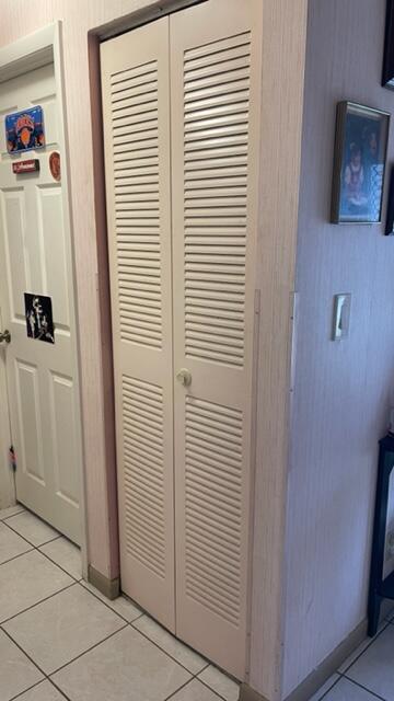 GOLDEN LAKES VILLAGE COND - Residential