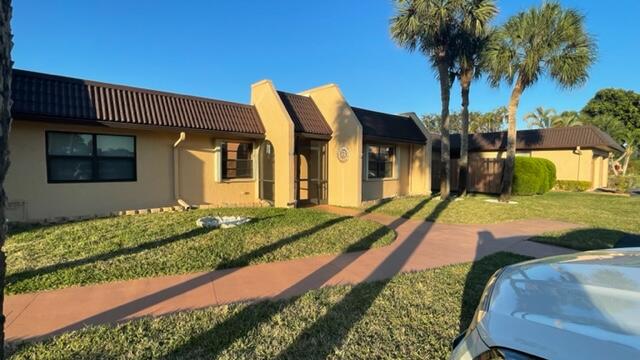 GOLDEN LAKES VILLAGE COND - Residential