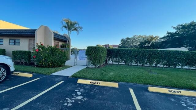 GOLDEN LAKES VILLAGE COND - Residential