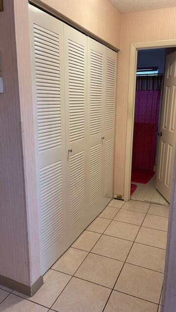 GOLDEN LAKES VILLAGE COND - Residential