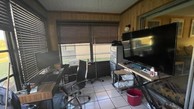 GOLDEN LAKES VILLAGE COND - Residential