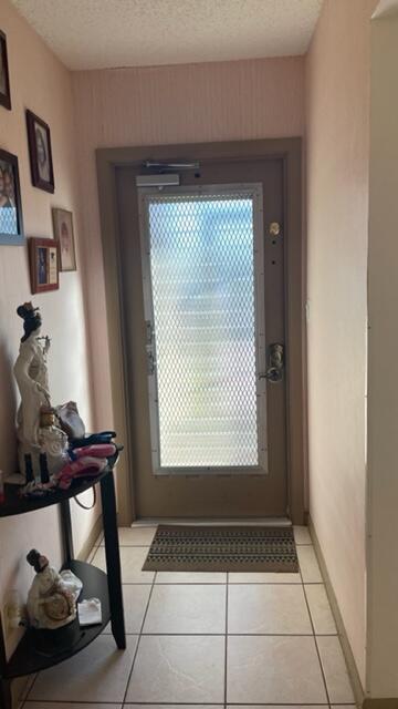 GOLDEN LAKES VILLAGE COND - Residential