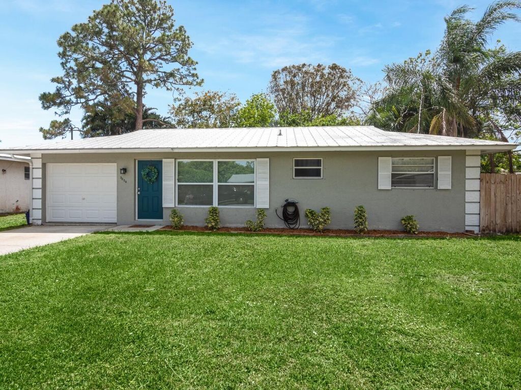 Photo of 3004 SE Orange Tree Place, Stuart, FL 34997 (MLS # R10792330)