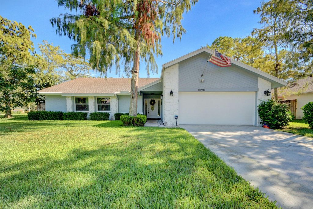 Photo of 1098 Primrose Lane, Wellington, FL 33414 (MLS # R10987843)
