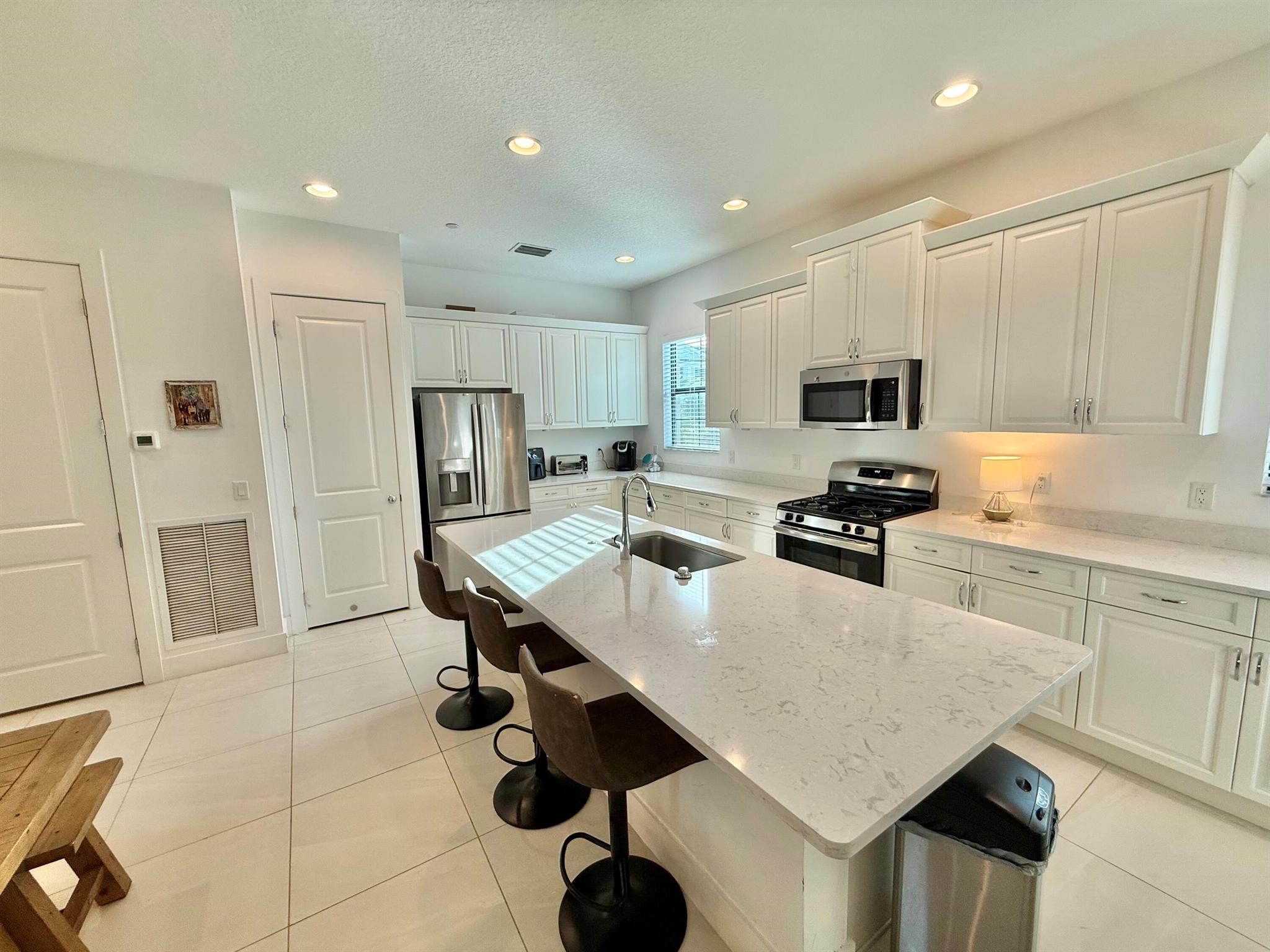 ALTON - Residential Lease