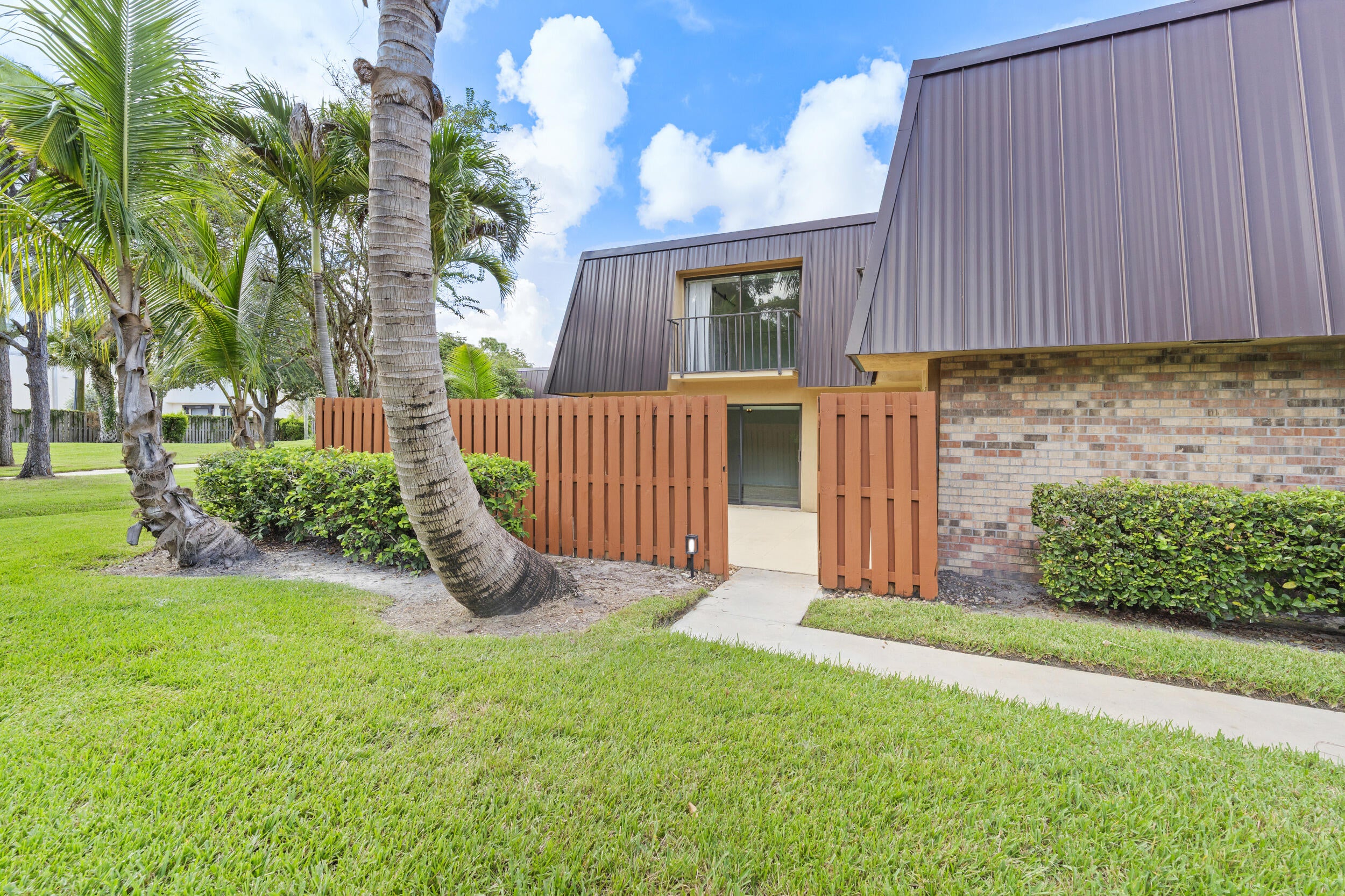 5726 SE WINDSONG Lane #324