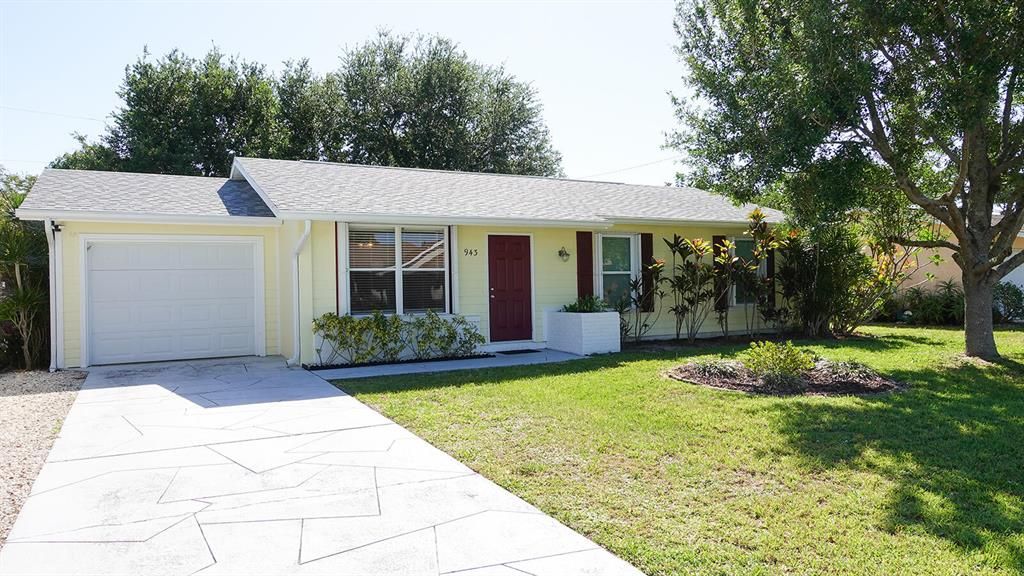 Photo of 943 SE Odonnell Lane, Port Saint Lucie, FL 34983 (MLS # R10790904)