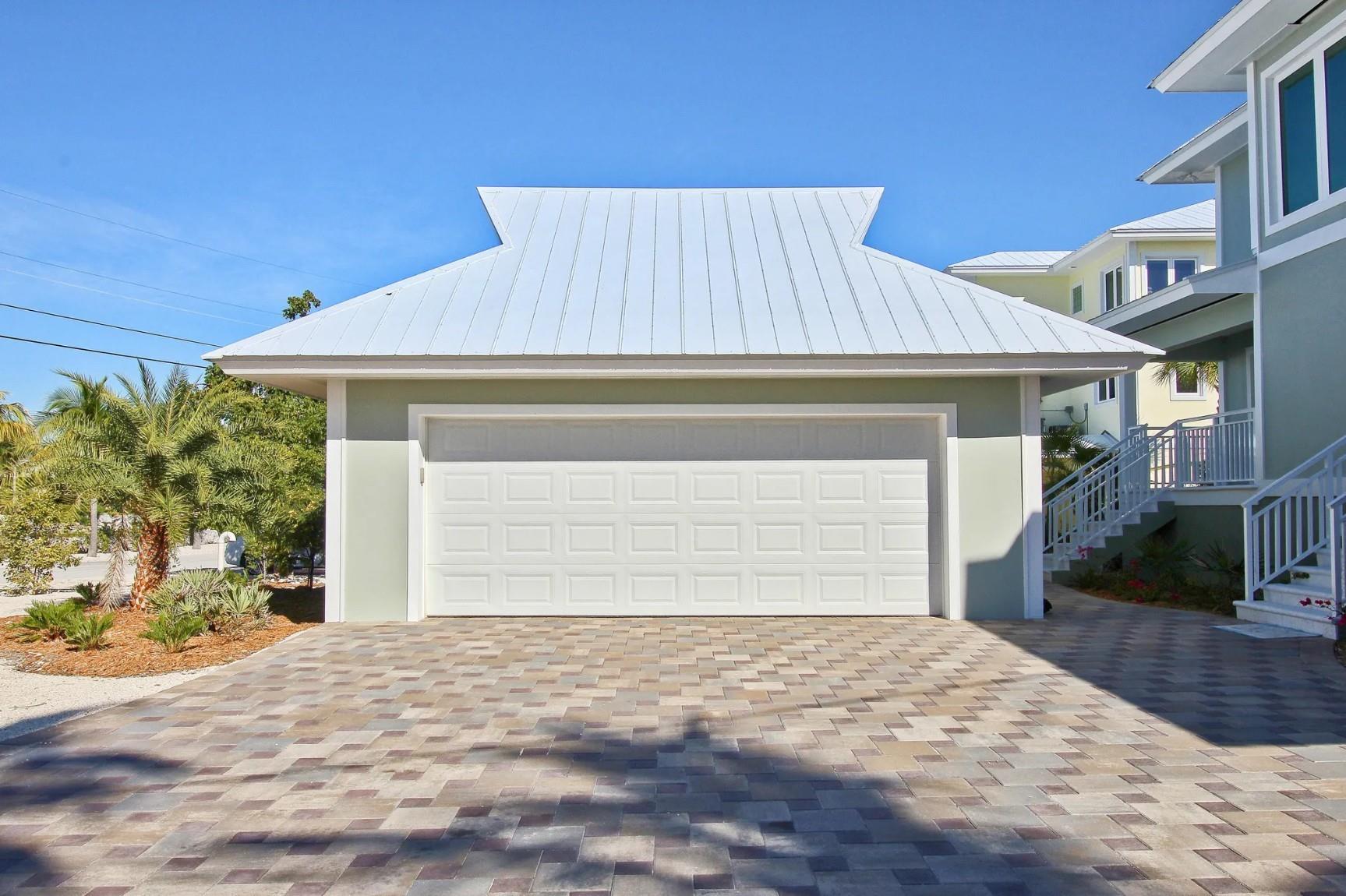101 Windy Point Cir