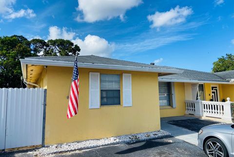 5268 Cannon Way E West Palm Beach FL 33415