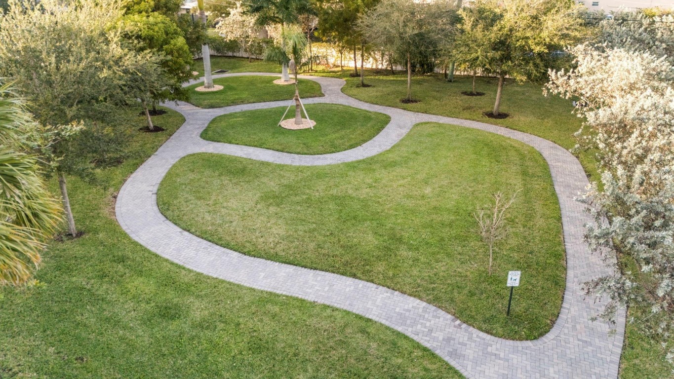 Whispering Oaks 183-173 B - Residential