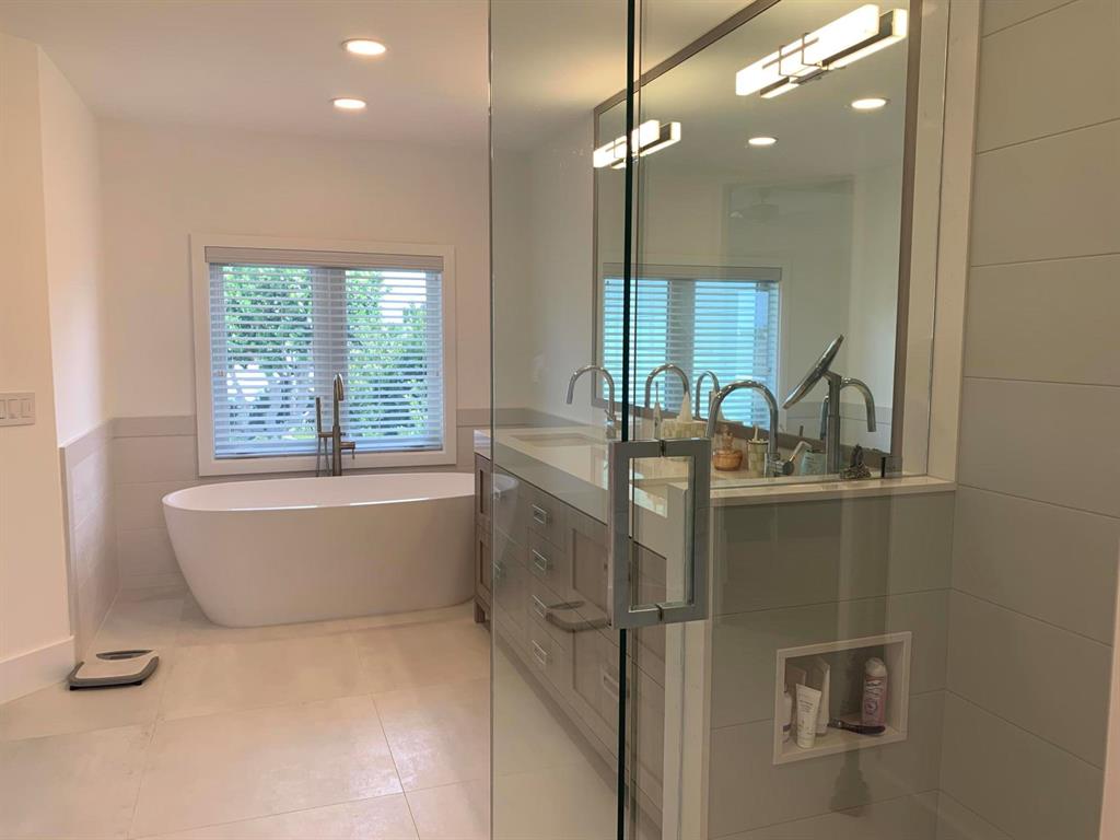 S/D OF 10-44-43, GOV LTS - Residential